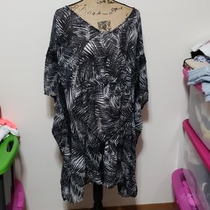 Nwt 3xl black and white leaf design swim cover up